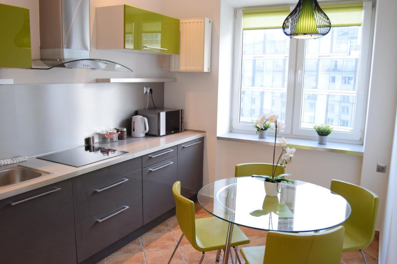 Be My Guest - Krucza Elegant Apartment - Rondo De Gaulle'A Center Of Warsaw Metro Wi-Fi Breakfast מראה חיצוני תמונה