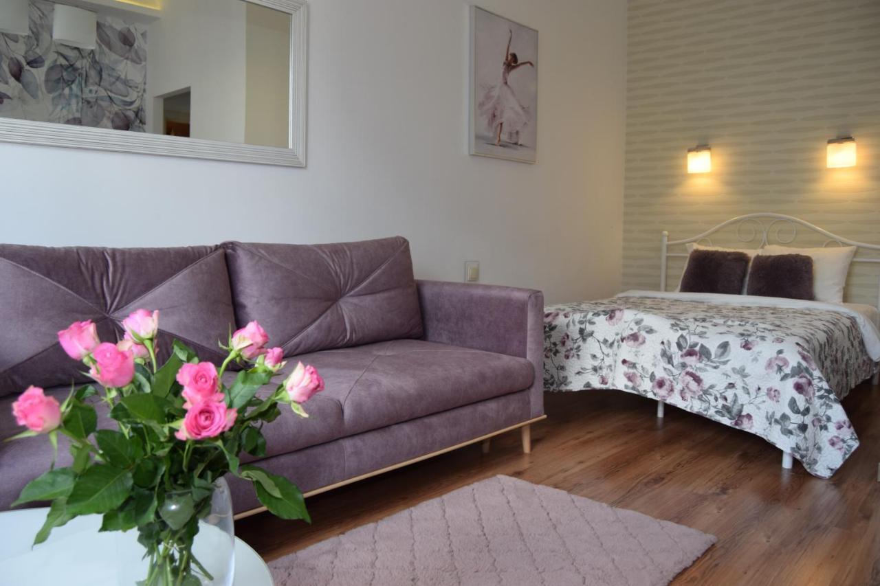 Be My Guest - Krucza Elegant Apartment - Rondo De Gaulle'A Center Of Warsaw Metro Wi-Fi Breakfast מראה חיצוני תמונה