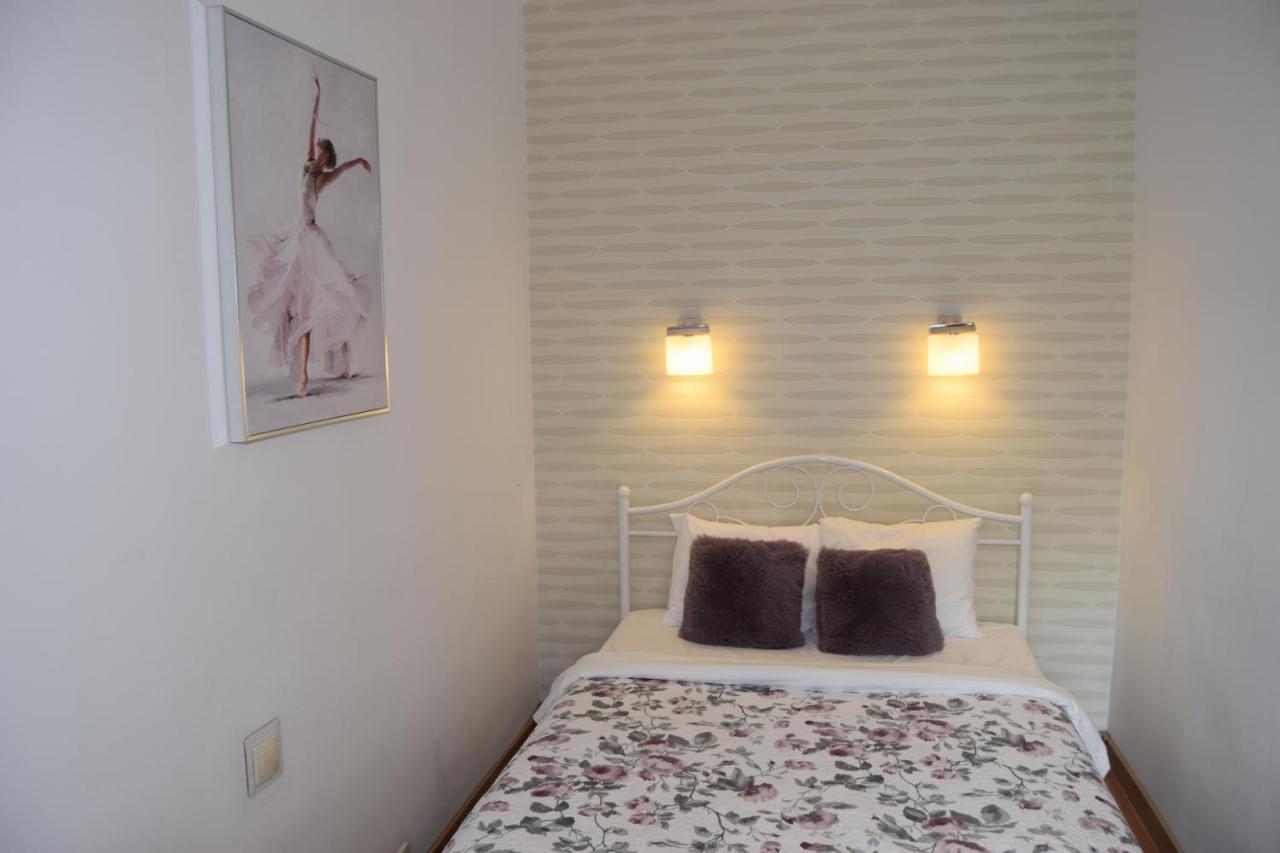 Be My Guest - Krucza Elegant Apartment - Rondo De Gaulle'A Center Of Warsaw Metro Wi-Fi Breakfast מראה חיצוני תמונה