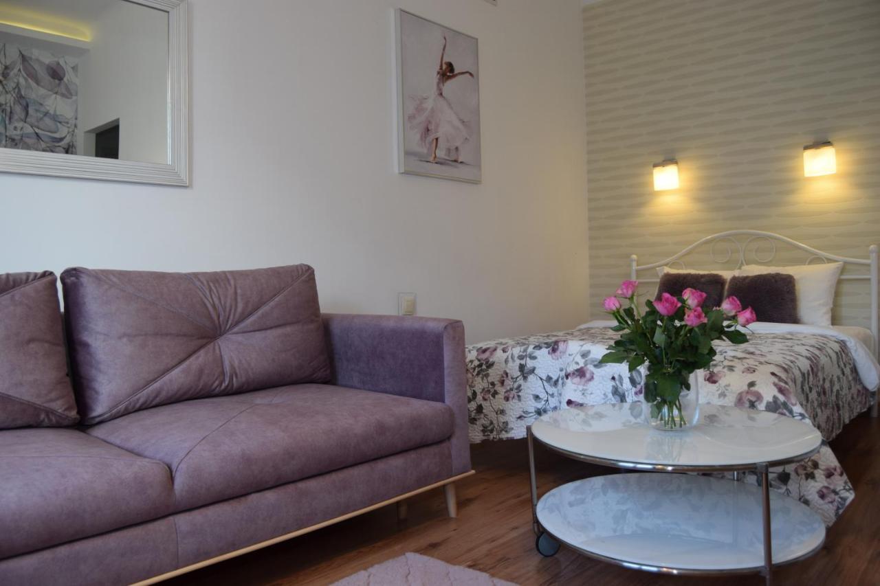 Be My Guest - Krucza Elegant Apartment - Rondo De Gaulle'A Center Of Warsaw Metro Wi-Fi Breakfast מראה חיצוני תמונה