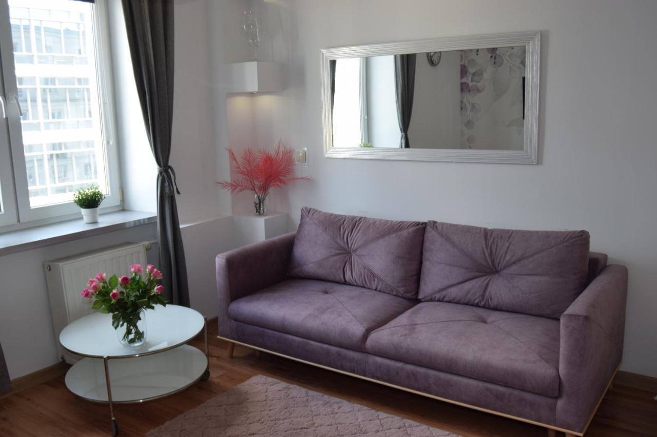Be My Guest - Krucza Elegant Apartment - Rondo De Gaulle'A Center Of Warsaw Metro Wi-Fi Breakfast מראה חיצוני תמונה