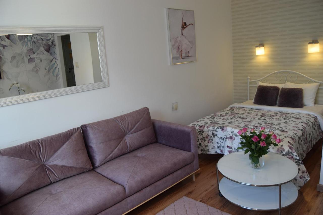 Be My Guest - Krucza Elegant Apartment - Rondo De Gaulle'A Center Of Warsaw Metro Wi-Fi Breakfast מראה חיצוני תמונה