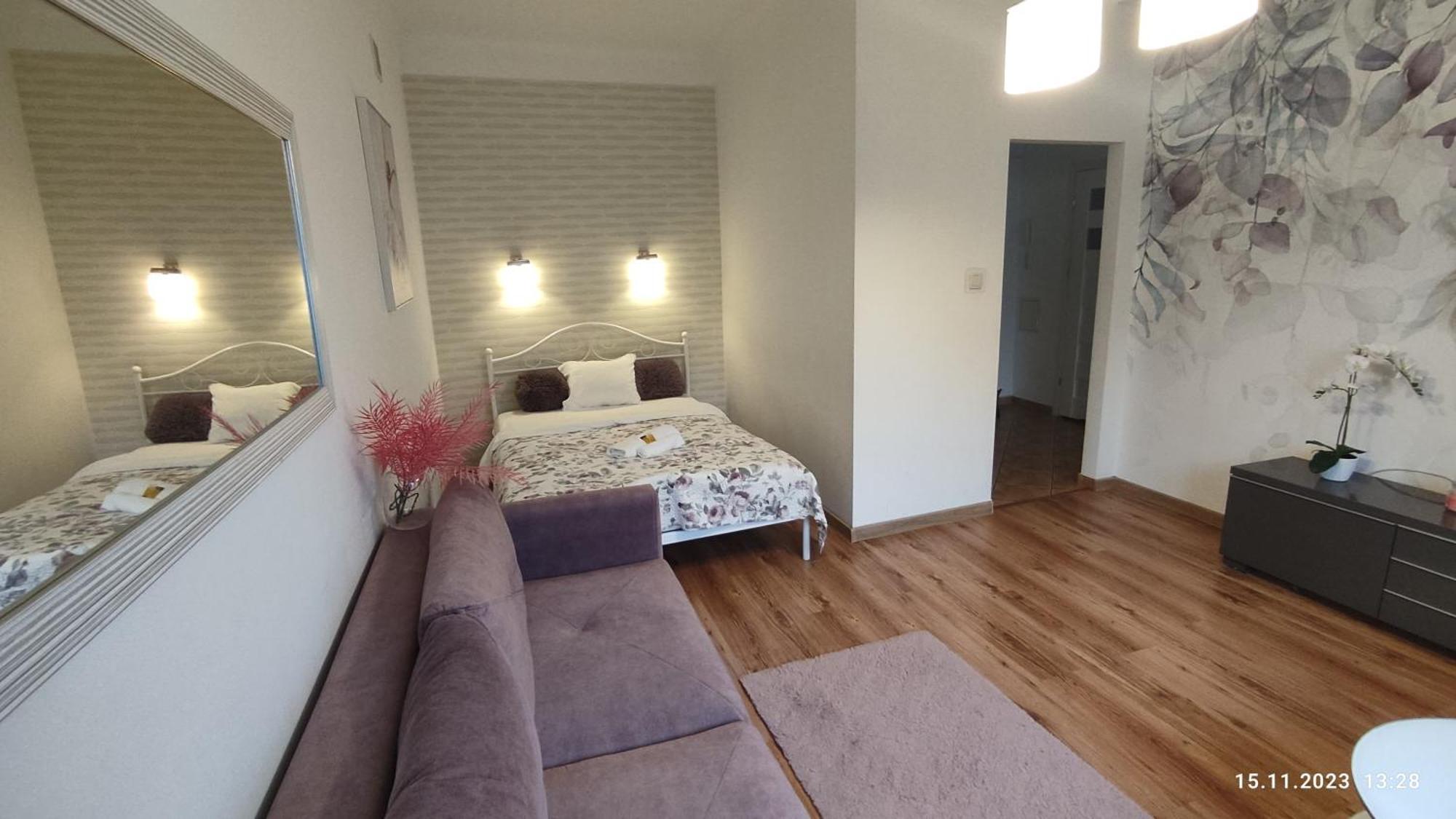Be My Guest - Krucza Elegant Apartment - Rondo De Gaulle'A Center Of Warsaw Metro Wi-Fi Breakfast מראה חיצוני תמונה