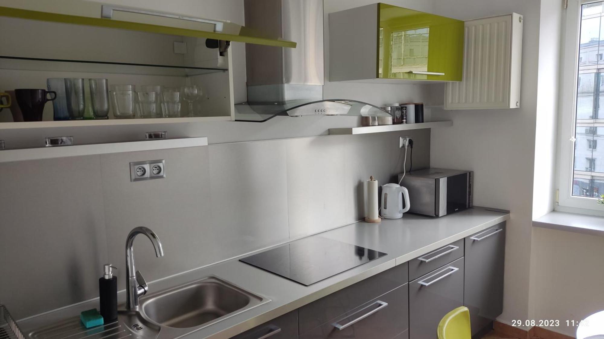 Be My Guest - Krucza Elegant Apartment - Rondo De Gaulle'A Center Of Warsaw Metro Wi-Fi Breakfast מראה חיצוני תמונה